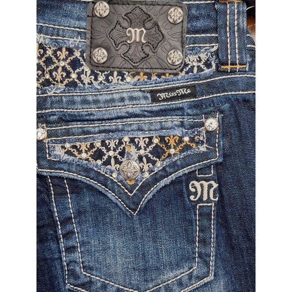 Miss Me Low Rise Bootcut Jeans Sz 30 Distressed Rhinestones Bling Embroidered - Picture 1 of 12